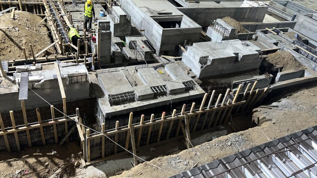 مشروع تشييد وتنفيذ مباني بواسطة شركة الفريق العالمي للمقاولات