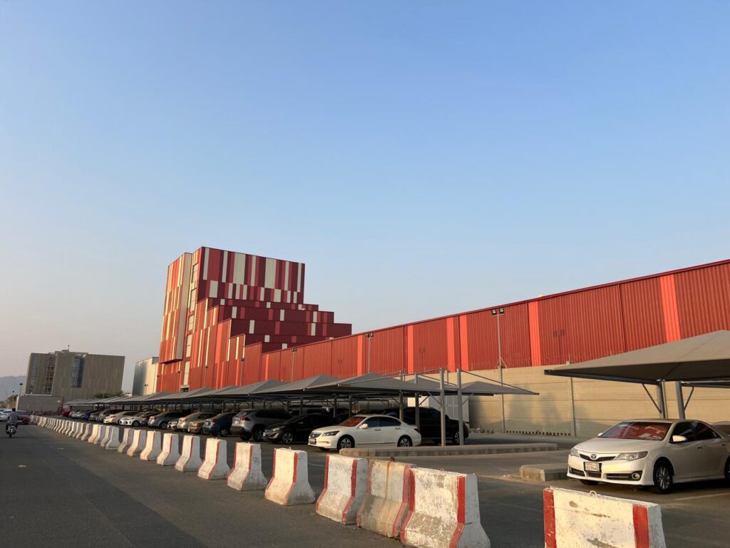 مشروع تشييد وتنفيذ مباني بواسطة شركة الفريق العالمي للمقاولات